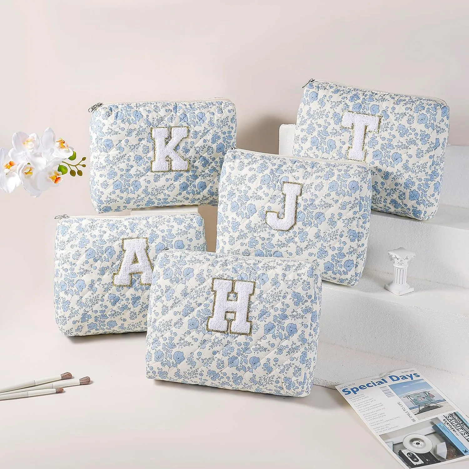 Alphabet Makeup Bag Cosmetic Bag for Women, Christmas Gifts for Age 11-18, Personalized Floral Coquette Travel Bag, Trendy Stuff Zipper Make Up Pouch Organizer Bag (Blue Floral A)