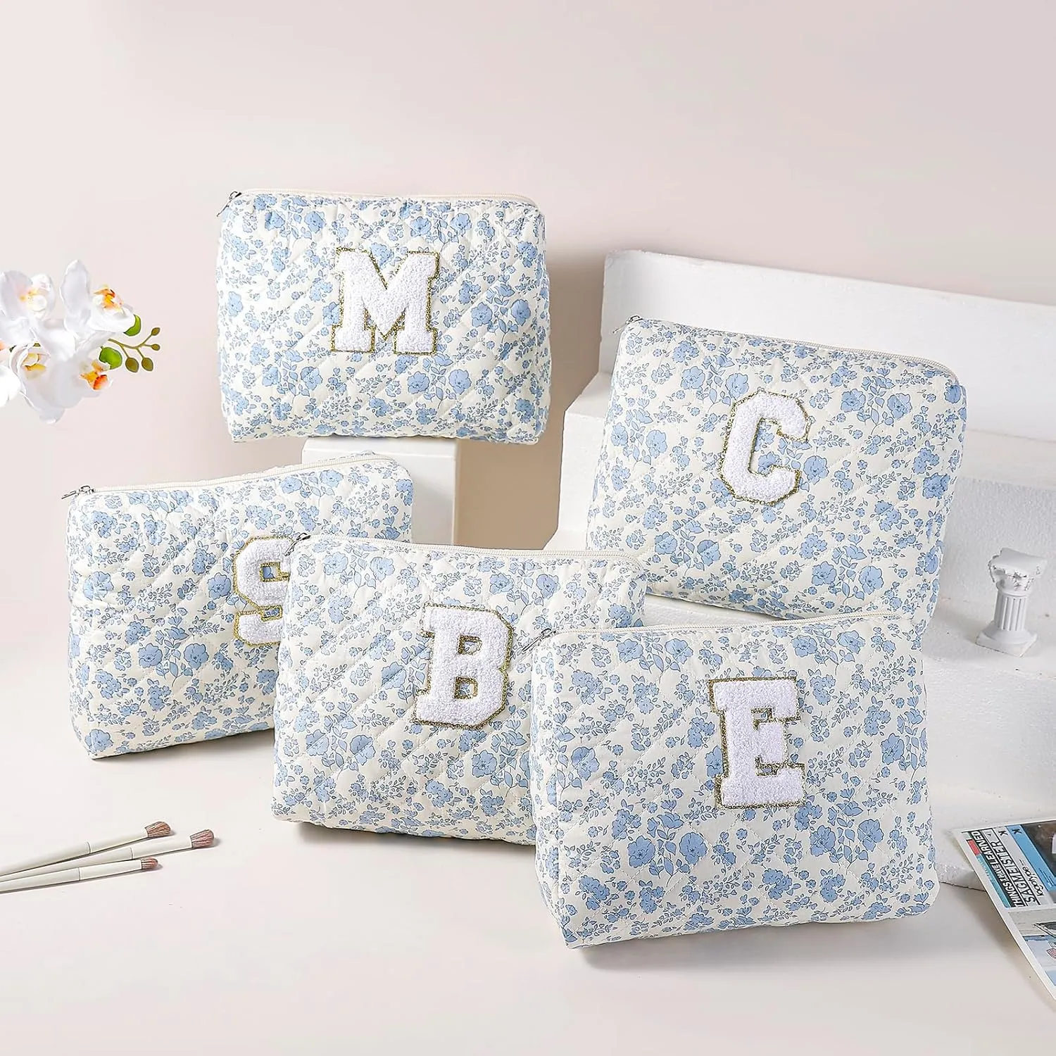 Alphabet Makeup Bag Cosmetic Bag for Women, Christmas Gifts for Age 11-18, Personalized Floral Coquette Travel Bag, Trendy Stuff Zipper Make Up Pouch Organizer Bag (Blue Floral M)