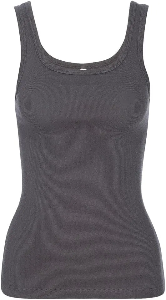 Bra30 Women's Full-Length Tank Top with Scoop Neck