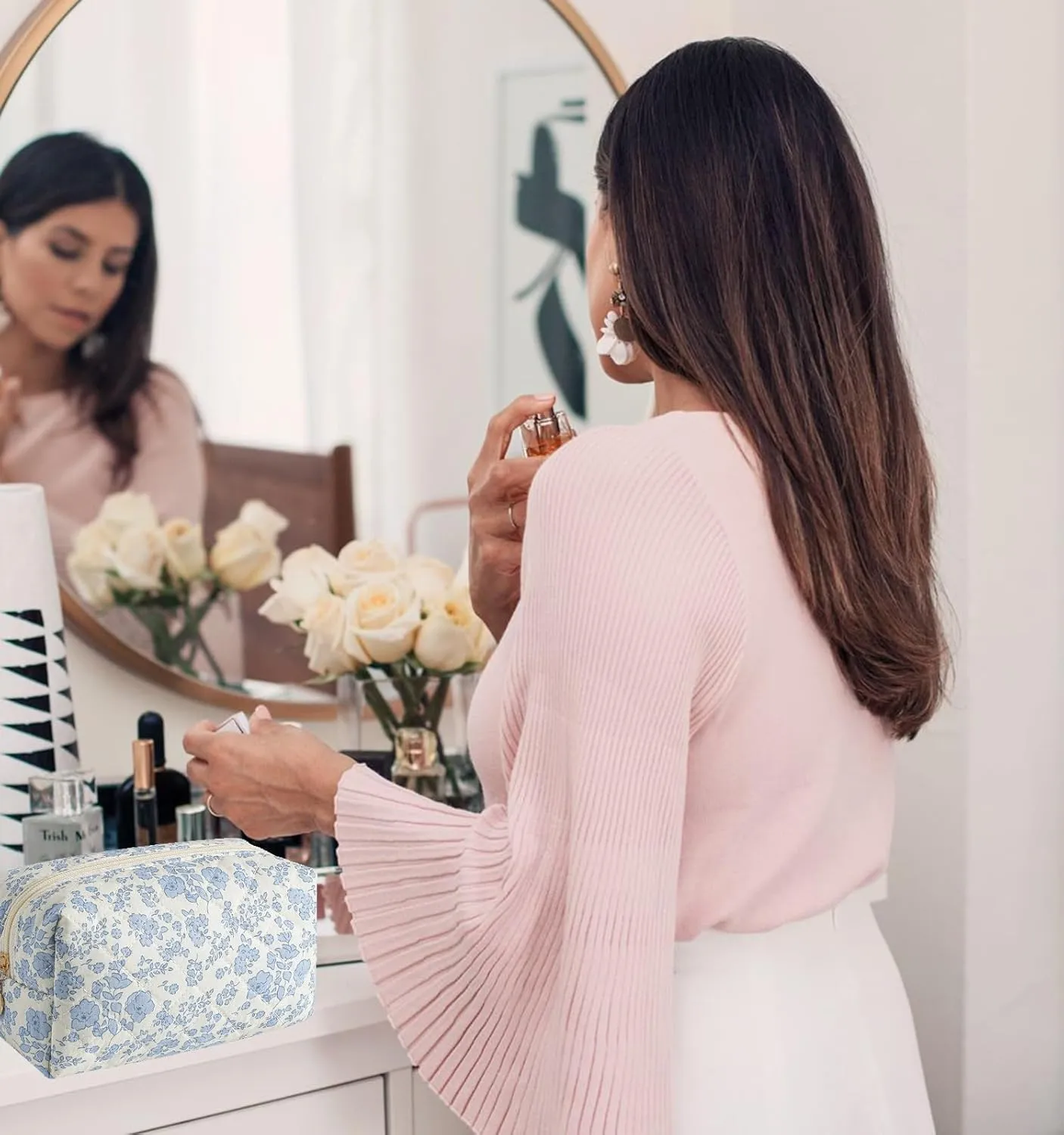 Cute Floral Makeup Bag Small Cotton Quilted Cosmetic Bag, Aesthetic Essential Bag Toiletry Period Bag for Women Travel Accessories (Blue Floral)