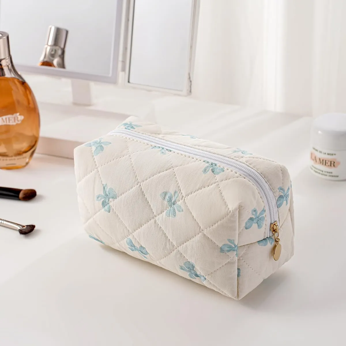 Cute Floral Makeup Bag Small Cotton Quilted Cosmetic Bag, Aesthetic Essential Bag Toiletry Period Bag for Women Travel Accessories (Blue Small Bowknot)