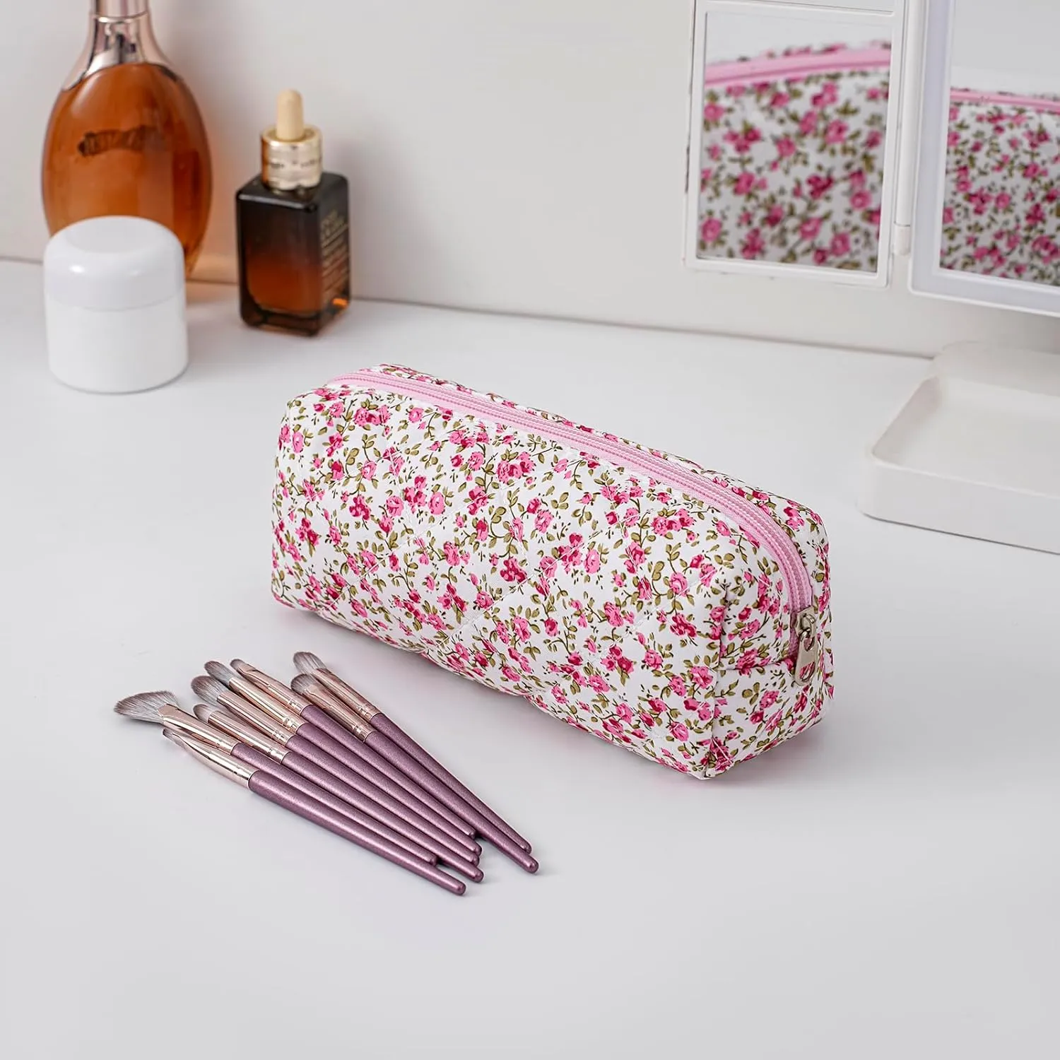 Cute Floral Makeup Brush Bag Small Cotton Quilted Cosmetic Bag for Women Travel Toiletry Zipper Make Up Pouch (Red Floral)