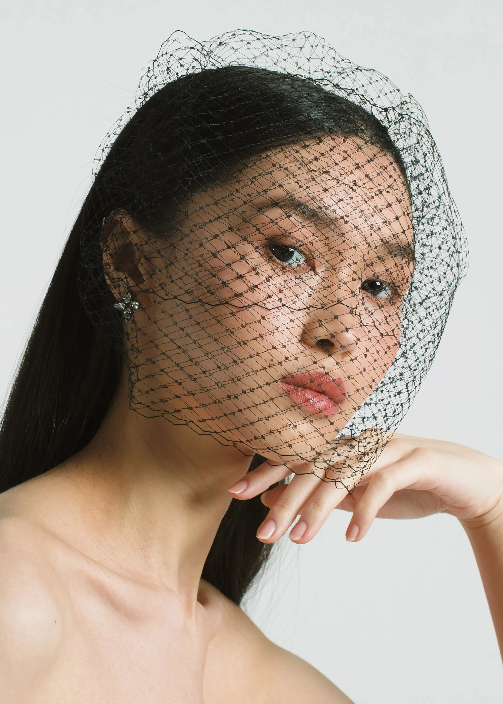 Grand Beehive Voilette -- Black