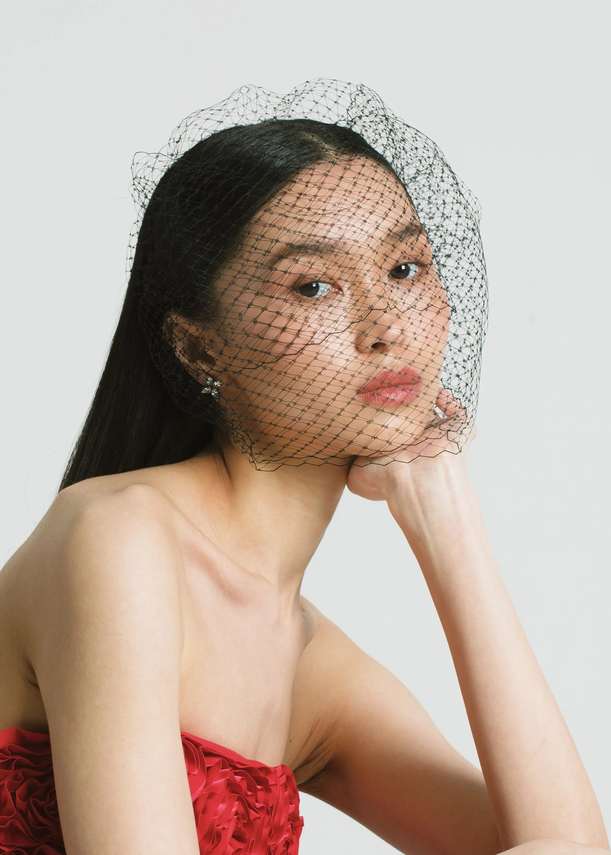 Grand Beehive Voilette -- Black