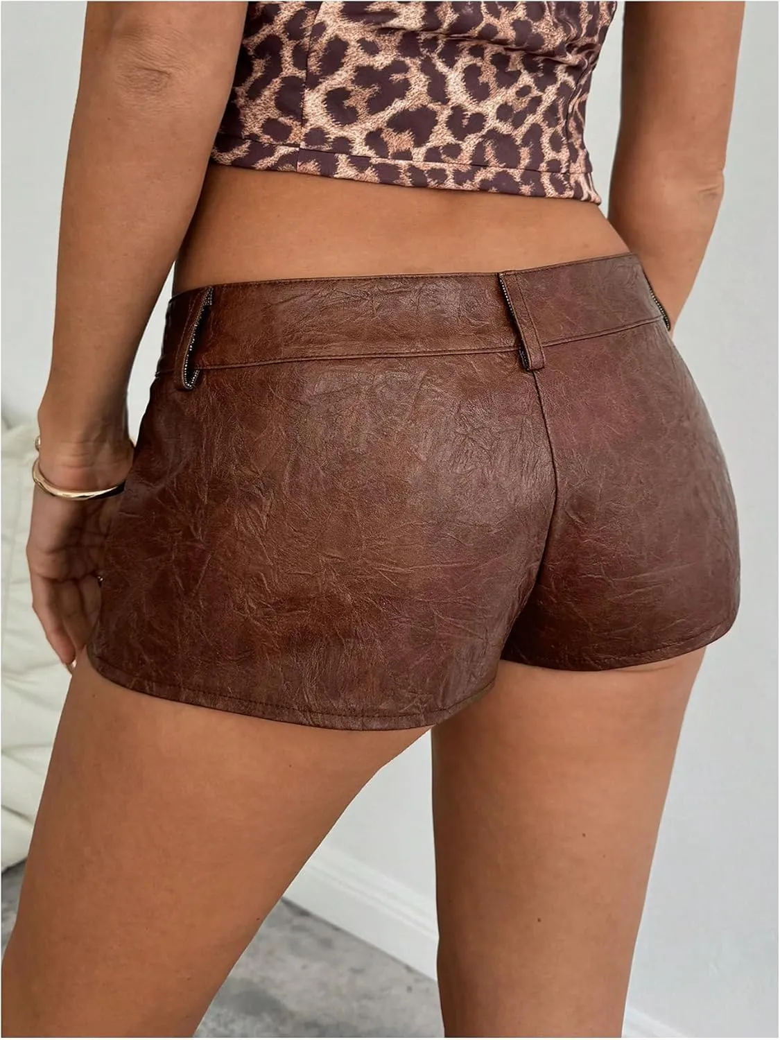 SOLY HUX Women's PU Leather Shorts Retro Straight Leg Party Music Festival Mini Shorts