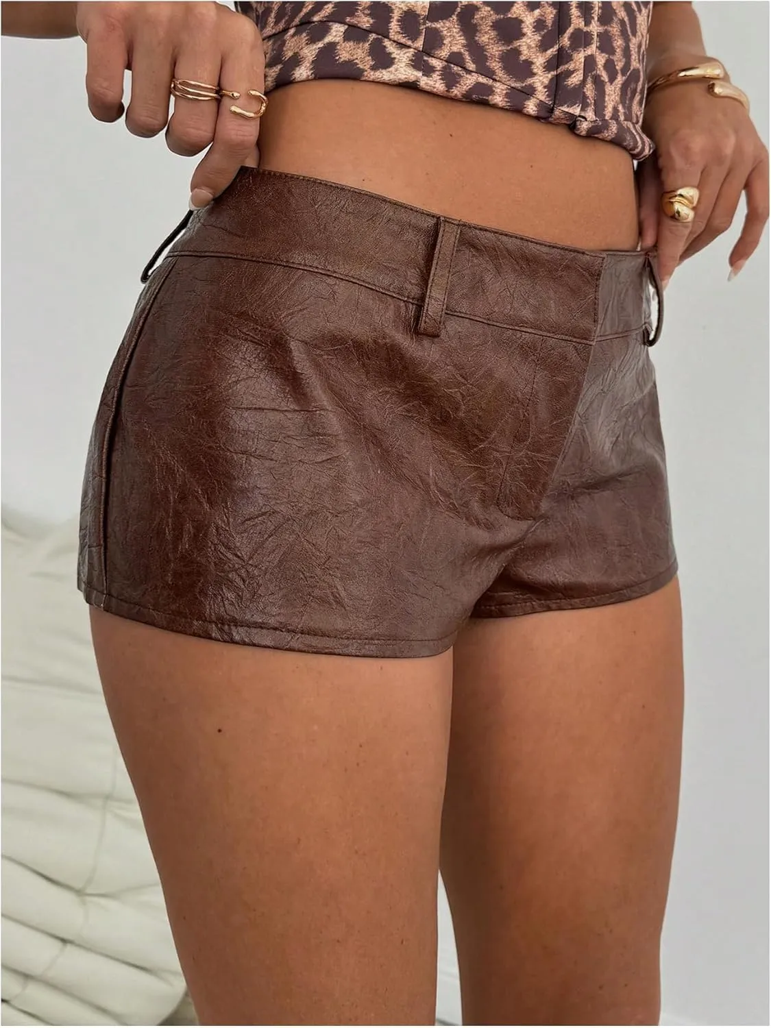 SOLY HUX Women's PU Leather Shorts Retro Straight Leg Party Music Festival Mini Shorts