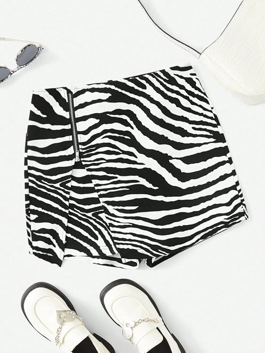 SweatyRocks Women's Metallic High Waist PU Leather Shorts Wide Leg Stretchy Shorts Hot Pants