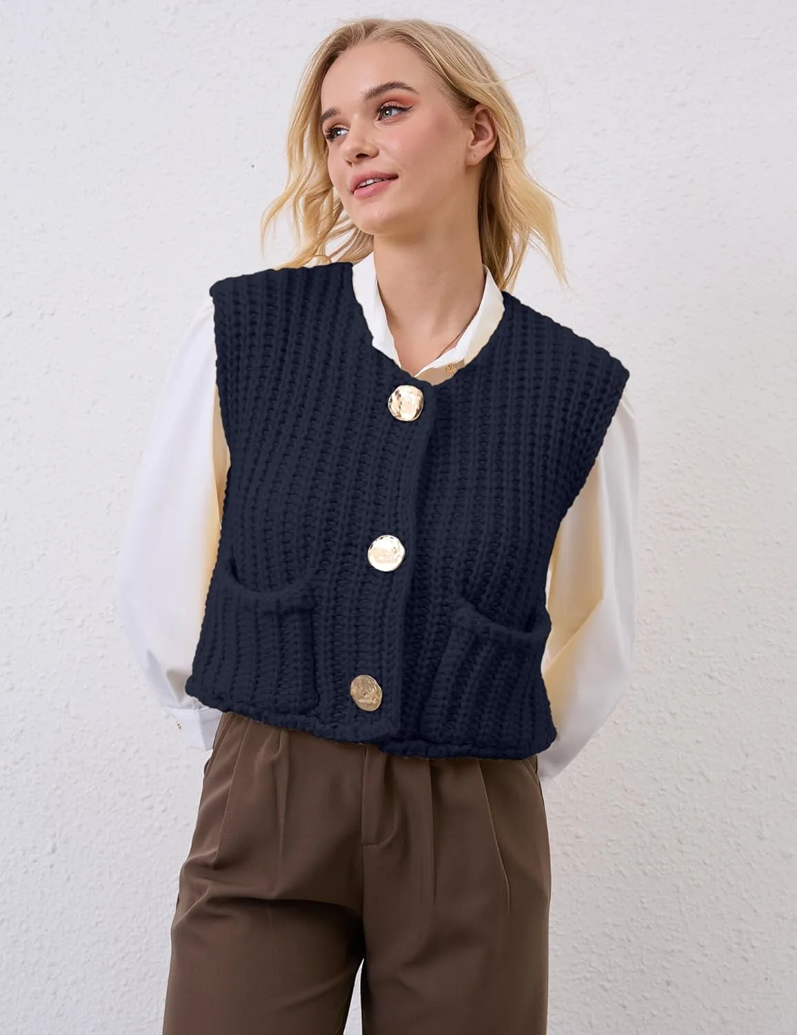 Women Crochet Knit Sweater Vest Button Up Cropped Casual Sleeveless Vest Fashion Vintage Cardigan with Pocket