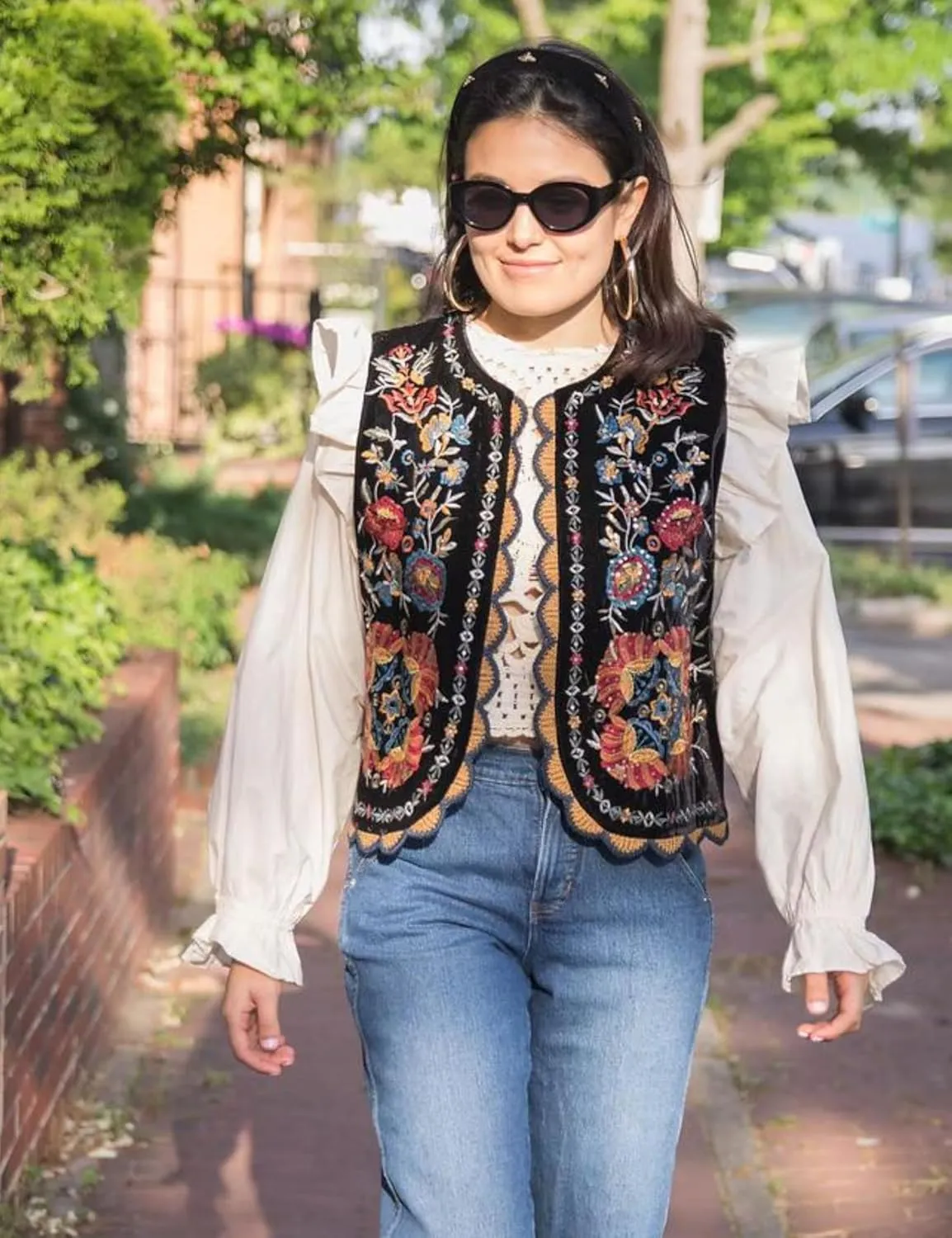 Women's Floral Embroidered Vest Boho Vintage Sleeveless Open Front Crop Cardigan Waistcoat