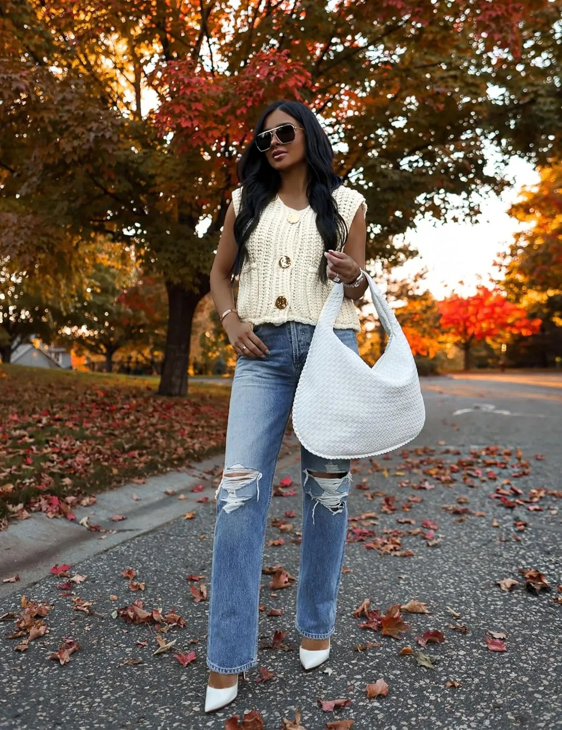Women's Sleeveless Chunky Knit Top Casual Cropped Button Down Sweater Vest Open Front Cardigan with Pockets