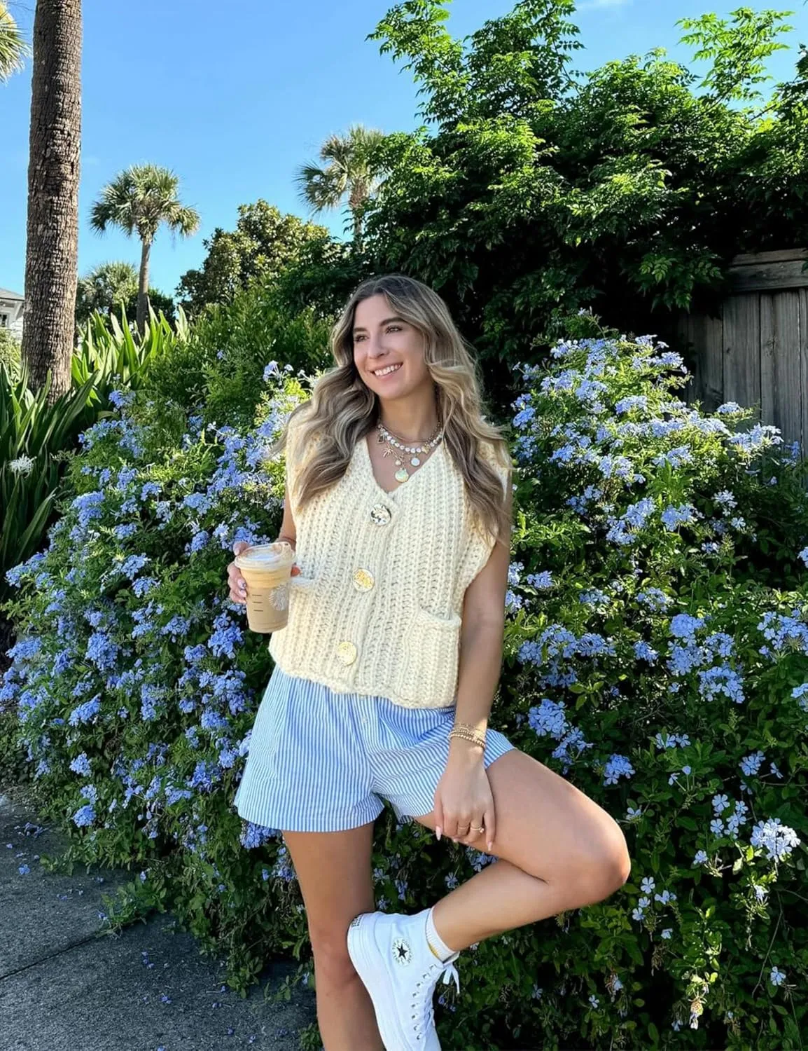 Women's Sleeveless Chunky Knit Top Casual Cropped Button Down Sweater Vest Open Front Cardigan with Pockets