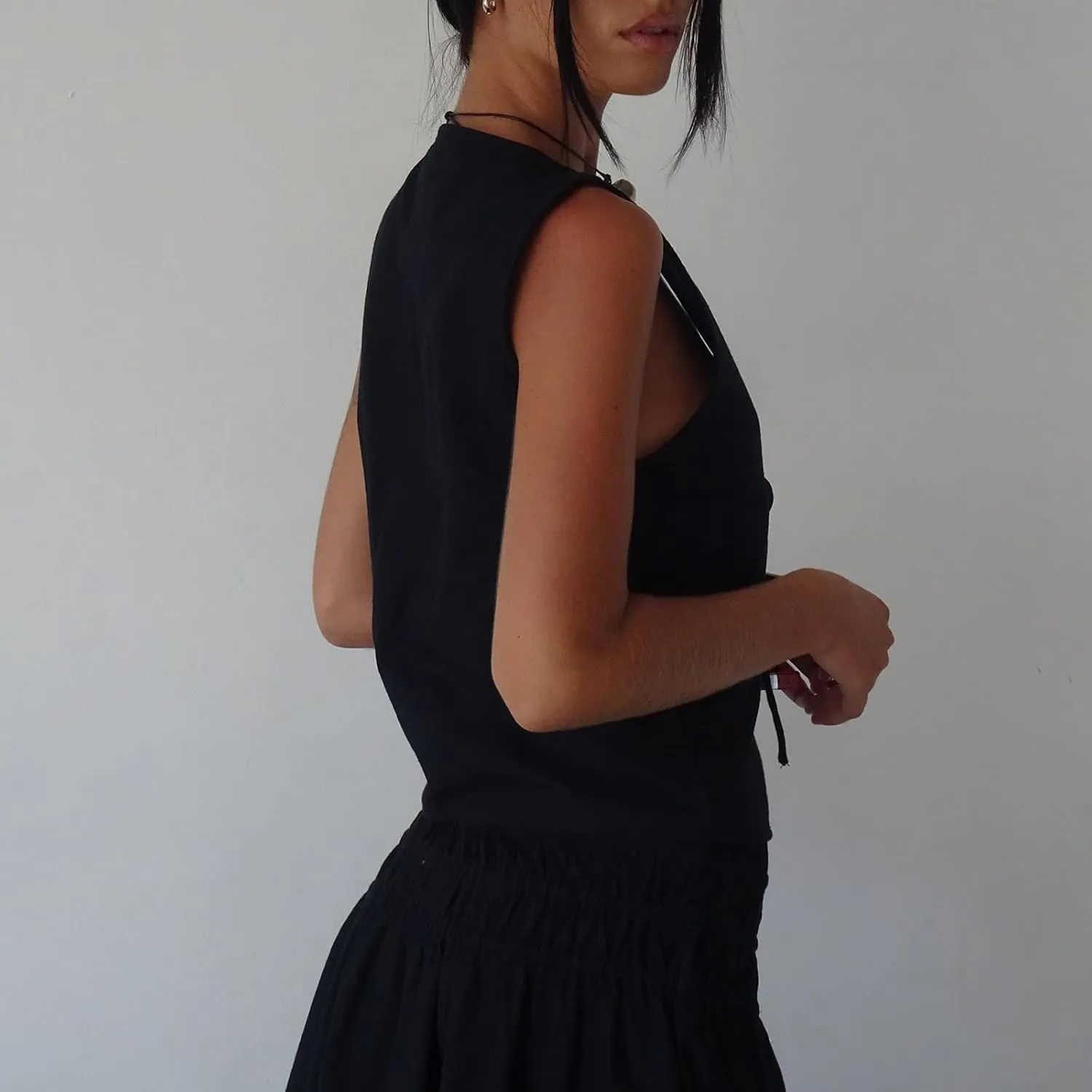 Y2K Sleeveless Tie Front Top for Women Deep V-Neck Lace Up Bow Tank Tops Summer Vintage Vest Crop Top